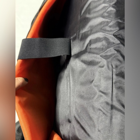 Targus Urban Messenger Bag Case Designed Up To 15.4” Laptops With Orange Accents - Picture 10 of 13